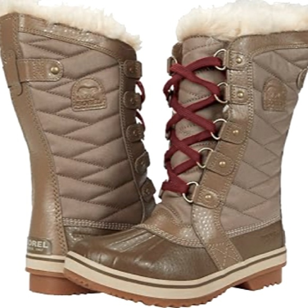 Used…Woman Snow Boots used only once very clean like new very good condition